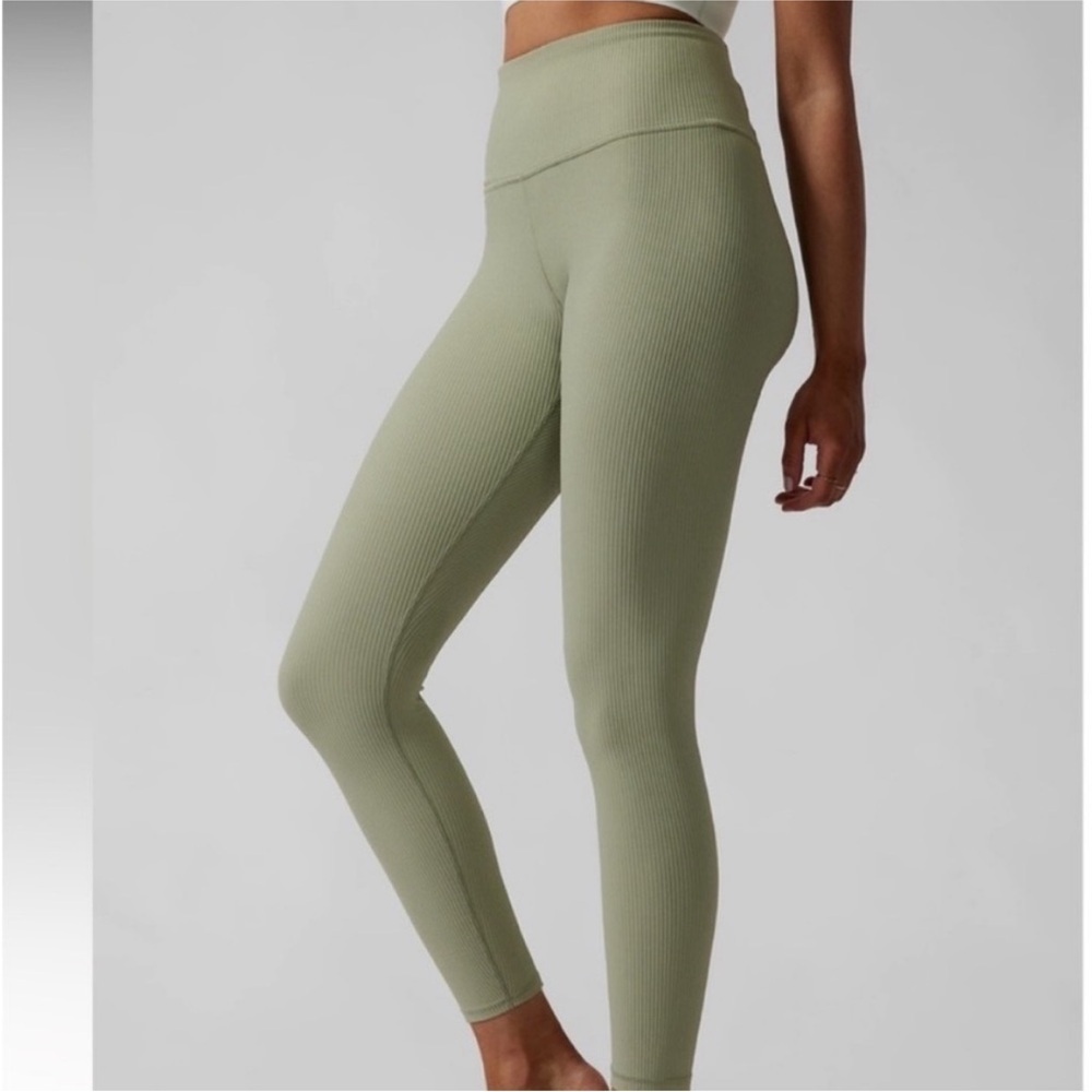 Athleta Elation Rib Tight 7/8 Leggings Ankle Size Large Women’s Sage Green